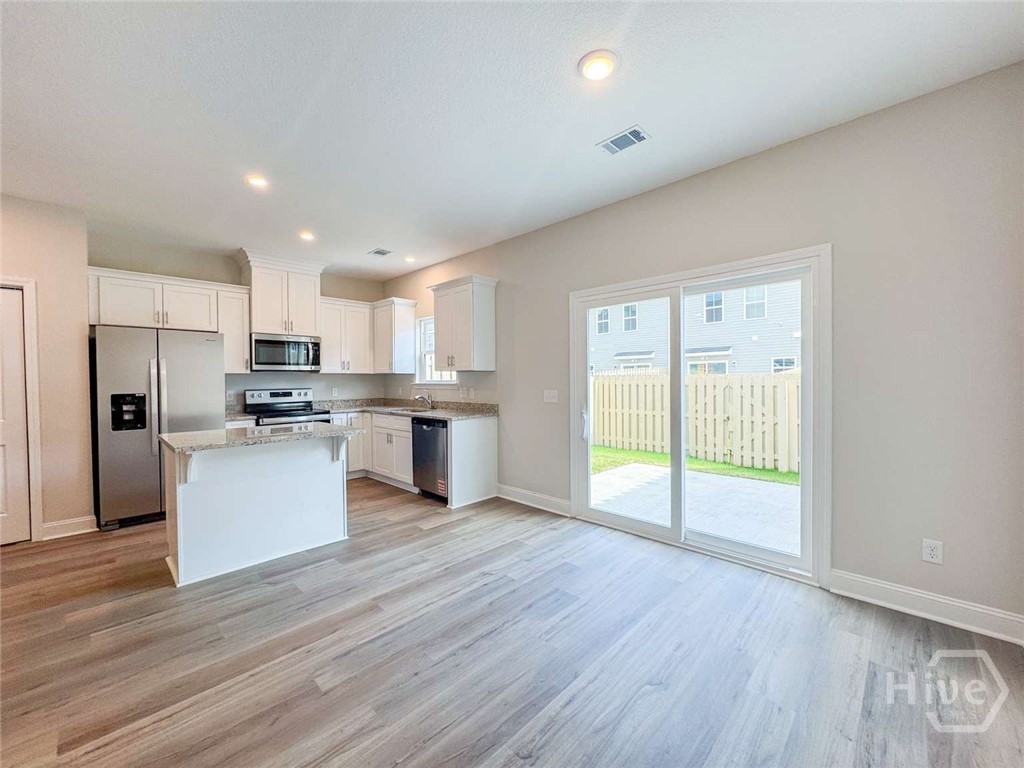 118 Heirloom Road Hinesville, GA 31313 - Photo 8 of 21