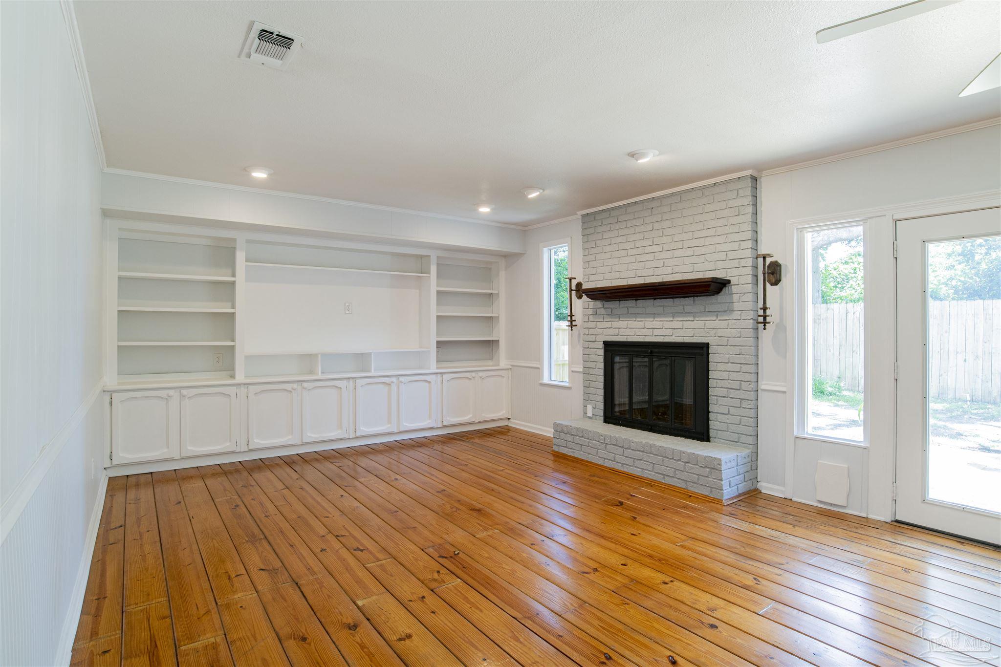 108 Country Club Road Pensacola, FL 32507 - Photo 9 of 29 Gallery Image 9