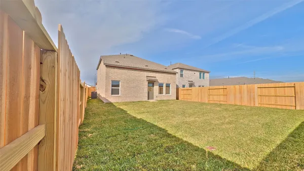 $2,100 | 16806 Old Wagon Way, Hockley, TX 77447
