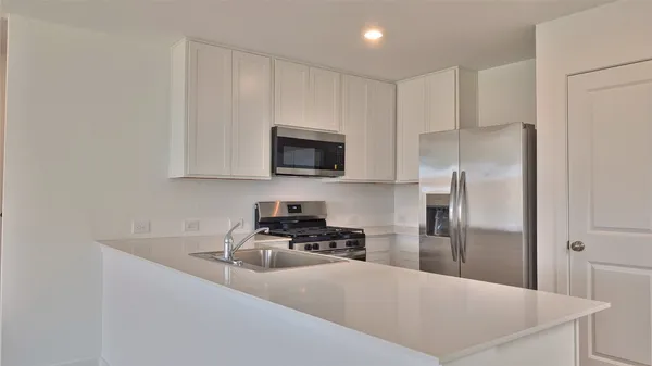 $2,100 | 16806 Old Wagon Way, Hockley, TX 77447