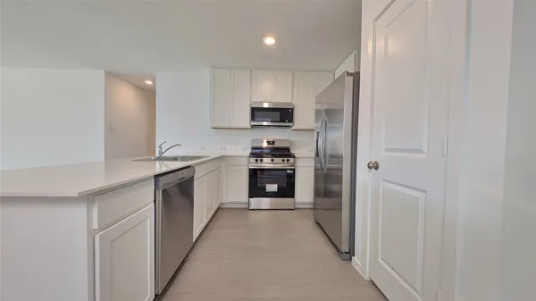 $2,100 | 16806 Old Wagon Way, Hockley, TX 77447