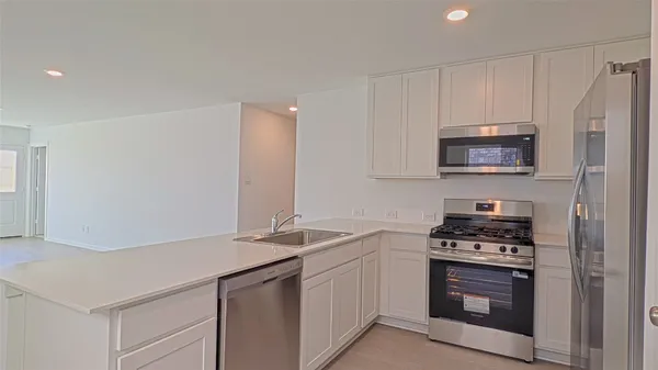 $2,100 | 16806 Old Wagon Way, Hockley, TX 77447