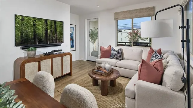 $629,990 | 1330 West Oakcrest Paseo, Ontario, CA 91762