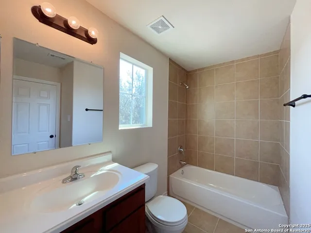 $1,395 | 16819 Dancing Ava, Unit 4, Selma, TX 78154