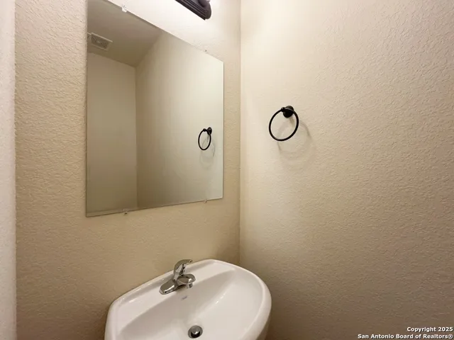 $1,395 | 16819 Dancing Ava, Unit 4, Selma, TX 78154