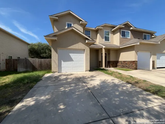 $1,395 | 16819 Dancing Ava, Unit 4, Selma, TX 78154