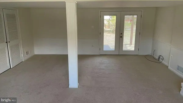 $4,000 | 9821 Hampton Lane, Fairfax, VA 22030