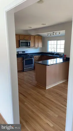 $4,000 | 9821 Hampton Lane, Fairfax, VA 22030