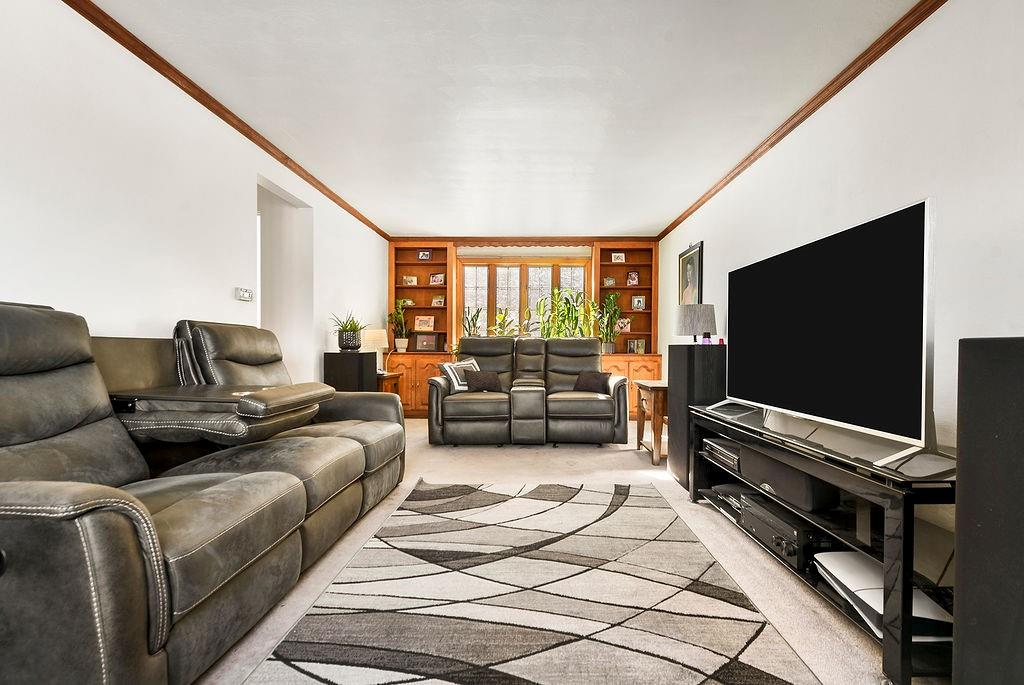 139 North Vireo Drive McKees Rocks, PA 15136 - Photo 3 of 25