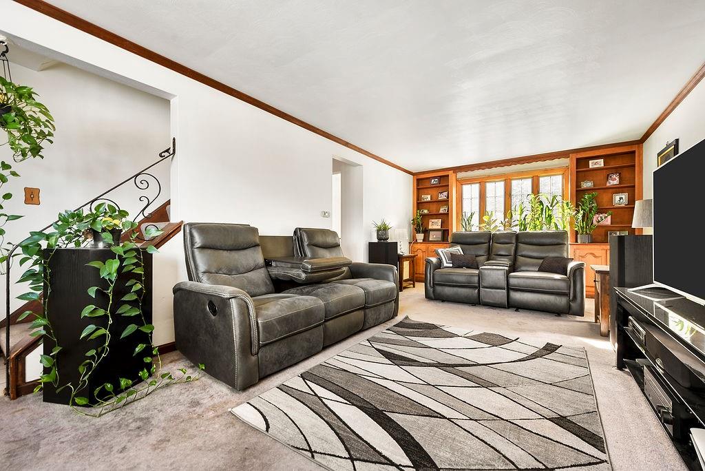 139 North Vireo Drive McKees Rocks, PA 15136 - Photo 4 of 25