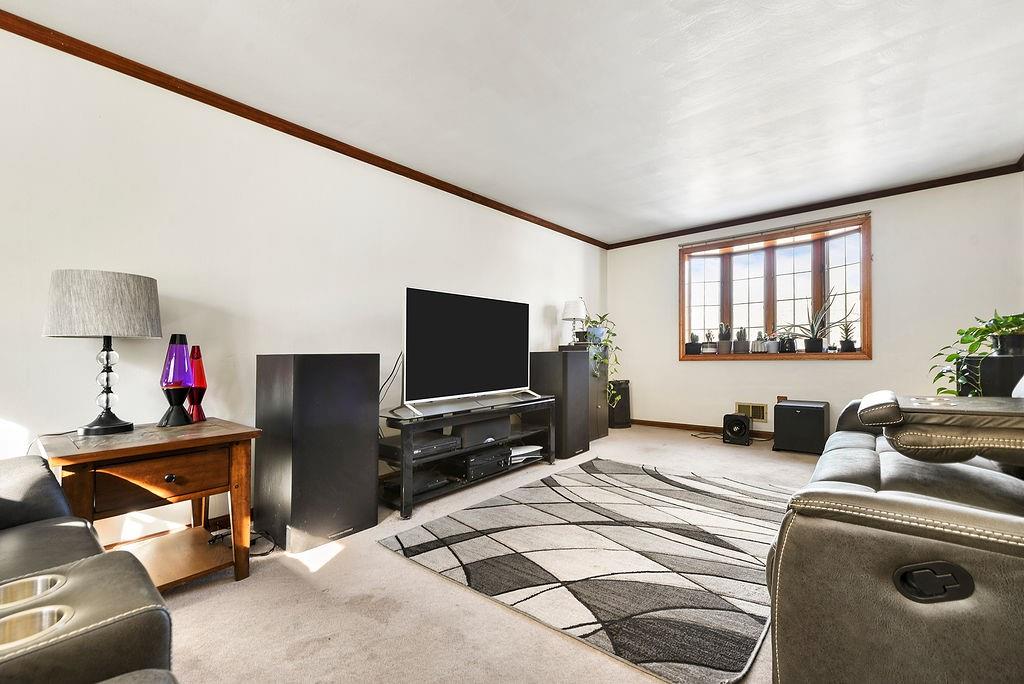 139 North Vireo Drive McKees Rocks, PA 15136 - Photo 5 of 25