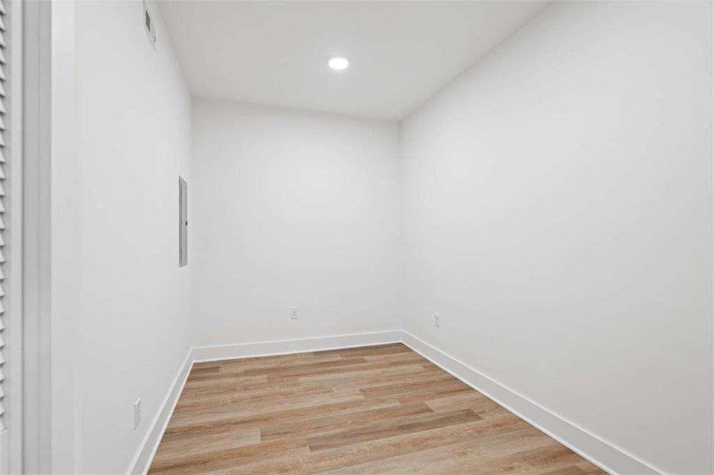 346 Peters Street Southwest, Unit 308 Atlanta, GA 30313 - Photo 13 of 19 a view of room