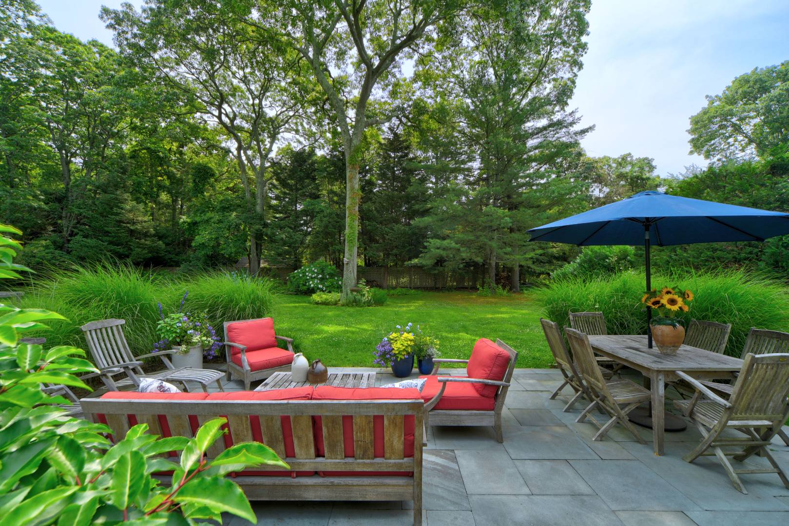 8 Roxbury Lane, Wainscott, NY 11975 Compass