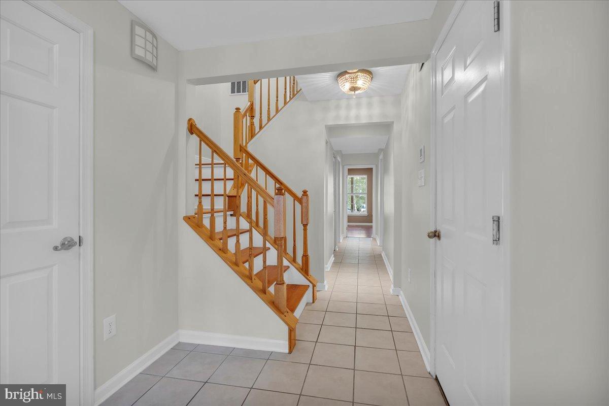 27 Golf View Court Pine Hill, NJ 08021 - Photo 22 of 33 a view of an entryway