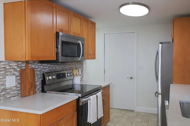 $320,000 | 198 Thimbleberry Road, Malta, NY 12020