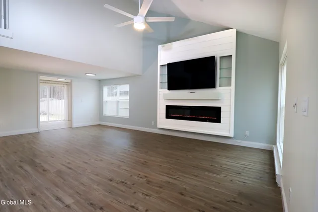 $320,000 | 198 Thimbleberry Road, Malta, NY 12020