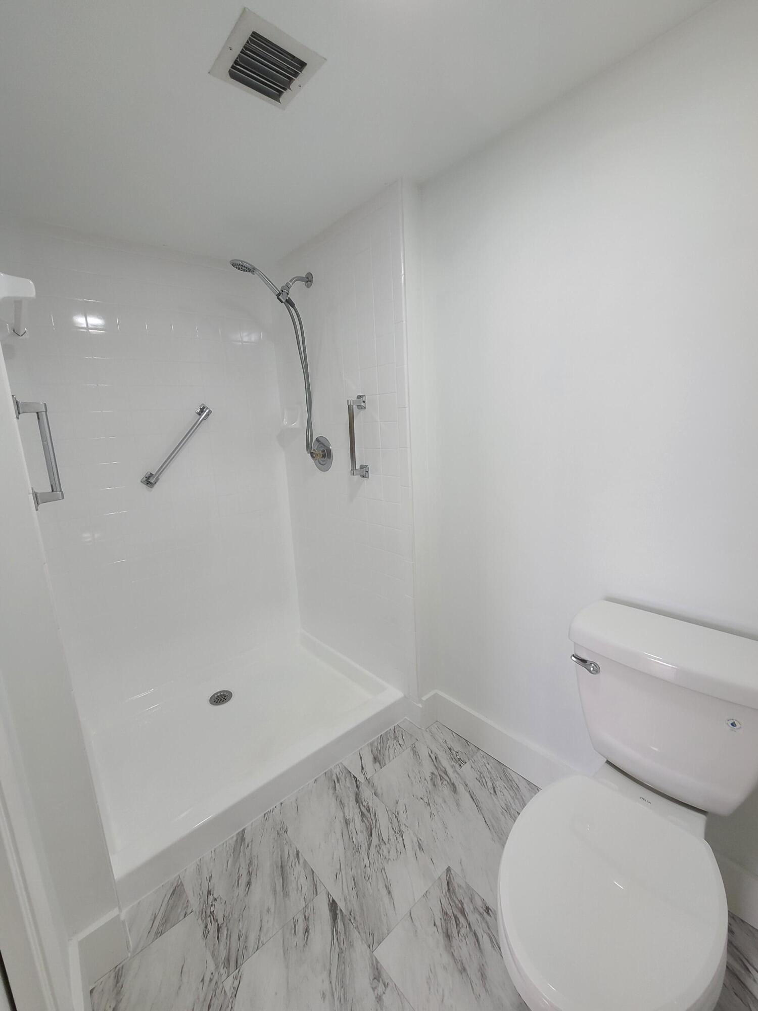 6133 Balboa Circle, Unit 301 Boca Raton, FL 33433 - Photo 19 of 49 20230302_110355