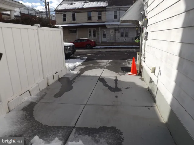 $172,000 | 141 South Nichols Street, St. Clair, PA 17970