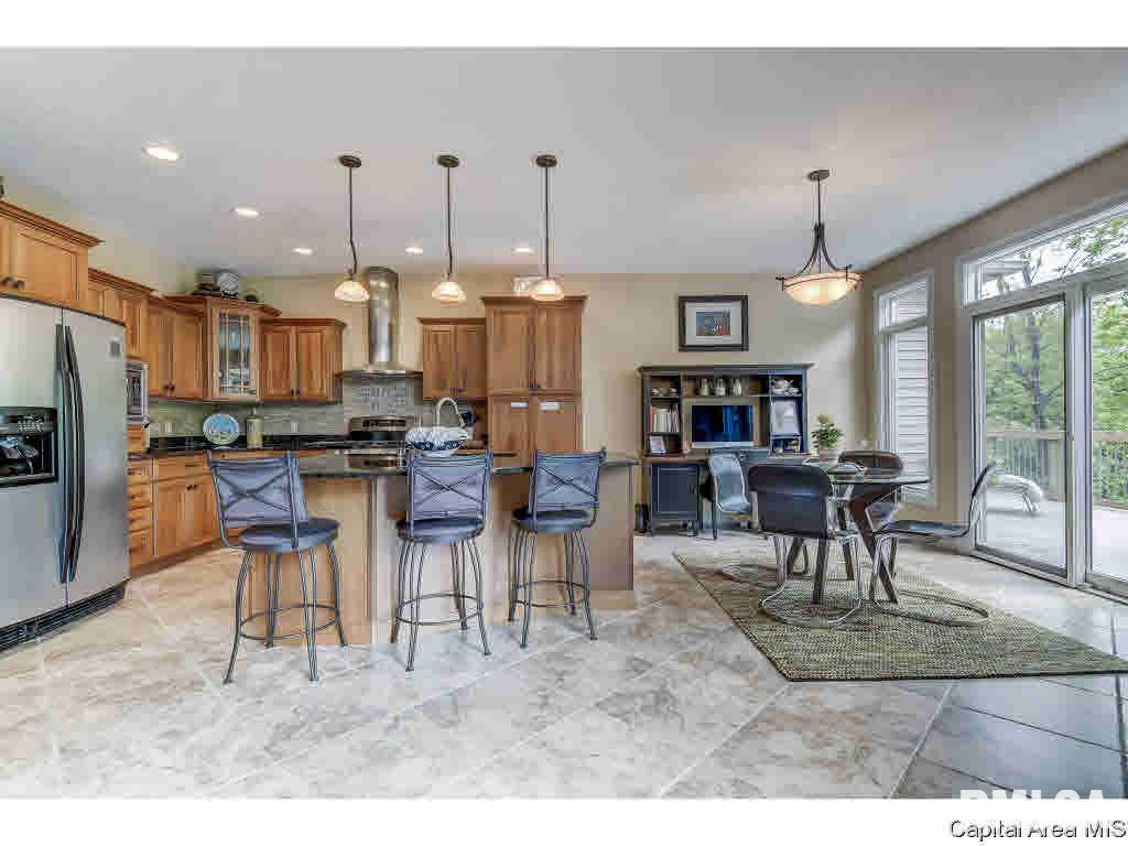 518 Walker Ridge Rochester, IL 62563 - Photo 8 of 36