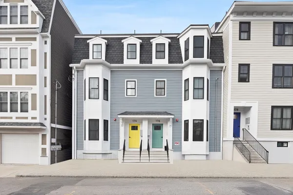 $4,200 | 174 West Seventh Street, Unit 2, Boston, MA 02127