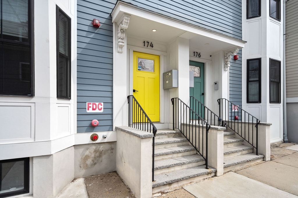 174 West Seventh Street, Unit 2 Boston, MA 02127 - Photo 34 of 35