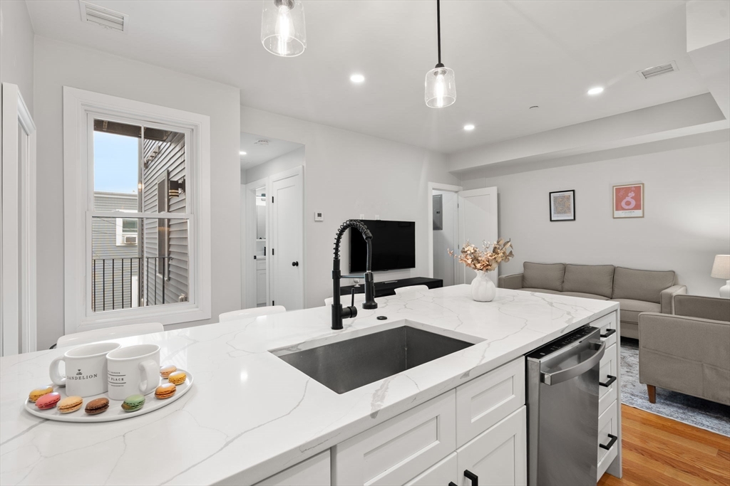 174 West Seventh Street, Unit 2 Boston, MA 02127 - Photo 8 of 35