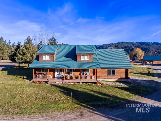 $530,000 | 8 Terrace Drive, Garden Valley, ID 83622