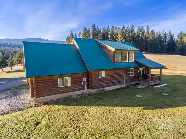$530,000 | 8 Terrace Drive, Garden Valley, ID 83622