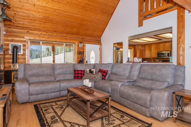 $530,000 | 8 Terrace Drive, Garden Valley, ID 83622