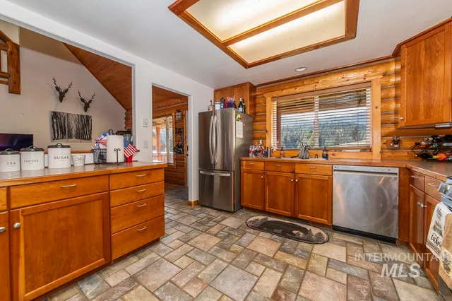 $530,000 | 8 Terrace Drive, Garden Valley, ID 83622