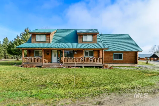 $530,000 | 8 Terrace Drive, Garden Valley, ID 83622