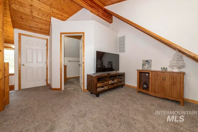 $530,000 | 8 Terrace Drive, Garden Valley, ID 83622