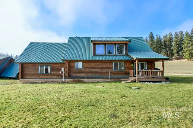 $530,000 | 8 Terrace Drive, Garden Valley, ID 83622