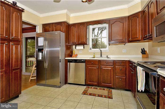 11415 Vale Road Oakton, VA 22124 - Photo 13 of 30 Kitchen