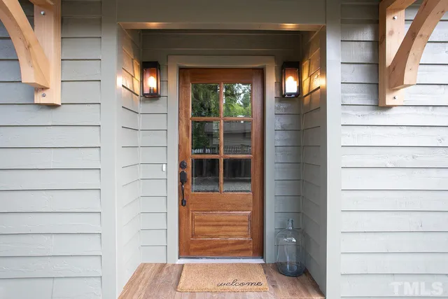 a view of entryway door of the house