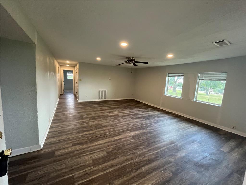 824 Nob Hill Road Quinlan, TX 75474 - Photo 3 of 13 living room