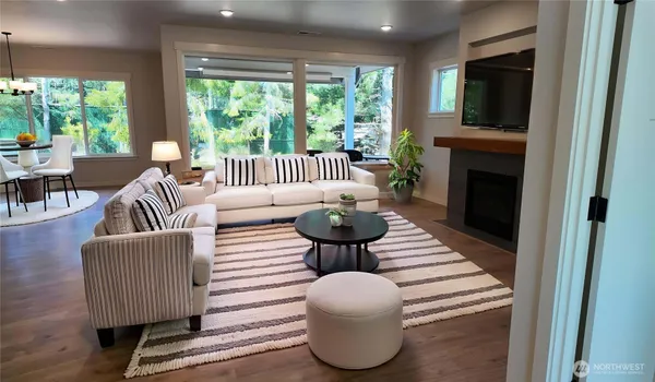 $599,500 | 33 East Michelle Court, Union, WA 98592