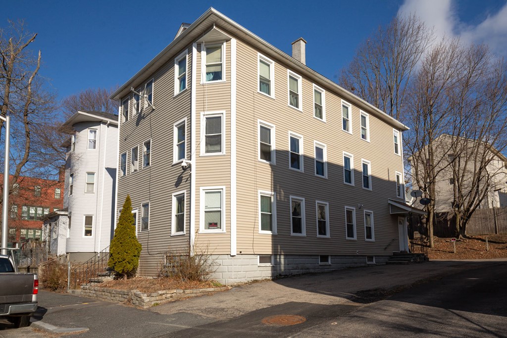 6 Lund Street Worcester, MA 01607 - Photo 1 of 34