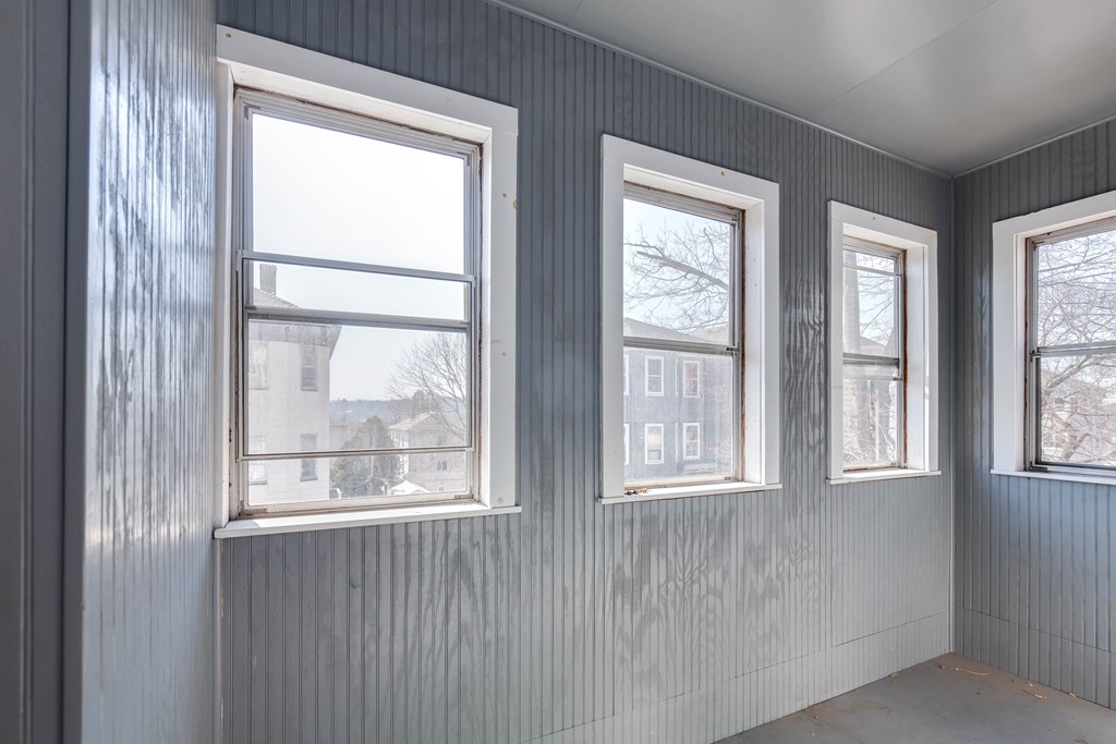 6 Lund Street Worcester, MA 01607 - Photo 14 of 34