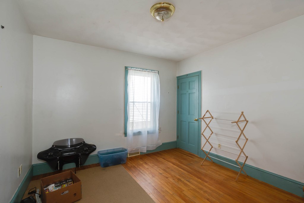 6 Lund Street Worcester, MA 01607 - Photo 17 of 34