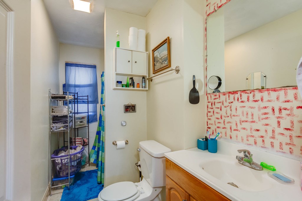 6 Lund Street Worcester, MA 01607 - Photo 18 of 34