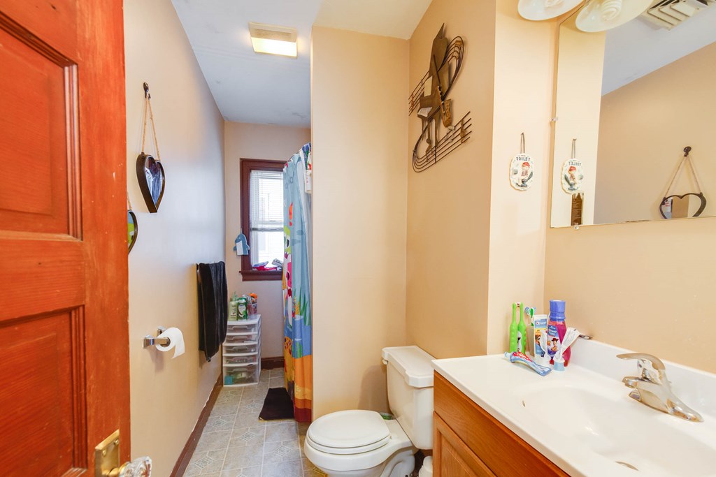 6 Lund Street Worcester, MA 01607 - Photo 24 of 34