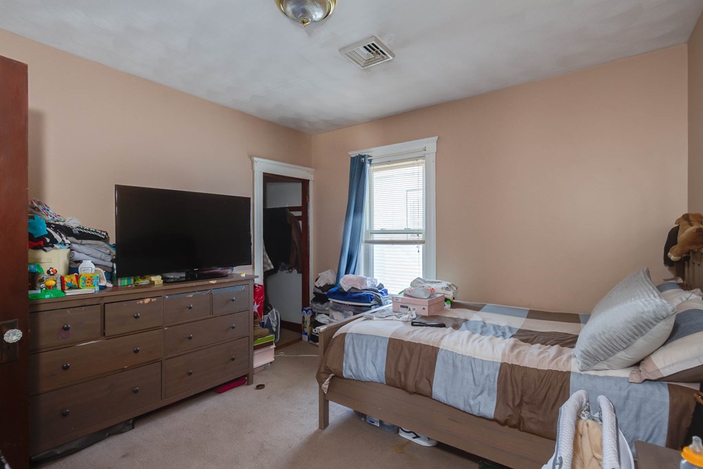 6 Lund Street Worcester, MA 01607 - Photo 25 of 34