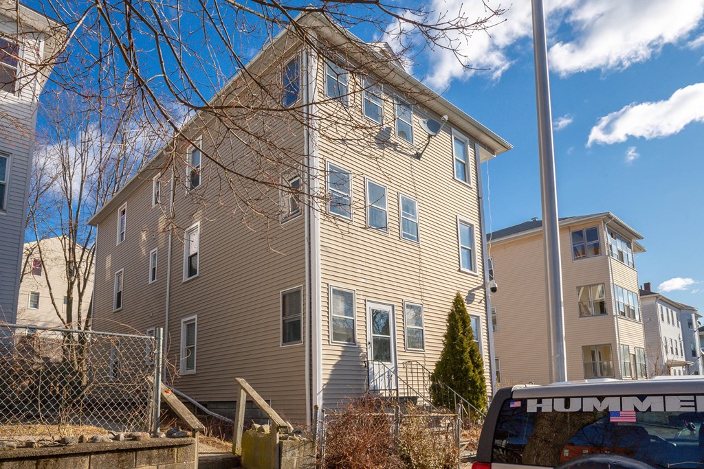 6 Lund Street Worcester, MA 01607 - Photo 33 of 34