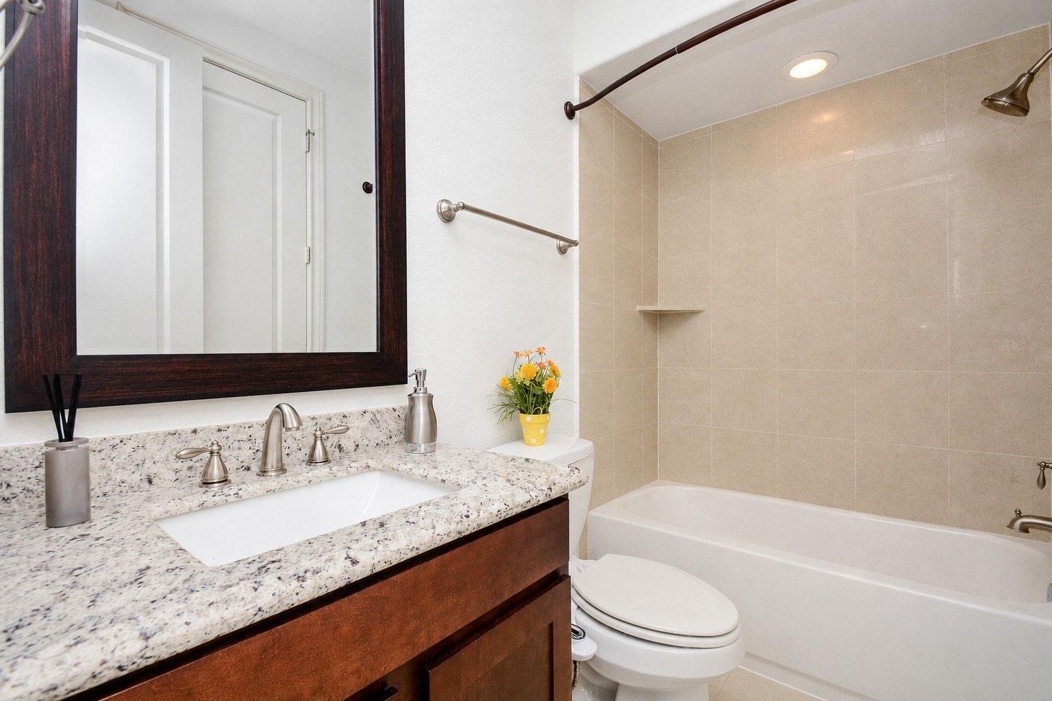 2960 Rusk Street Houston, TX 77003 - Photo 9 of 25 Ensuite bathroom to first floor bedroom/office.