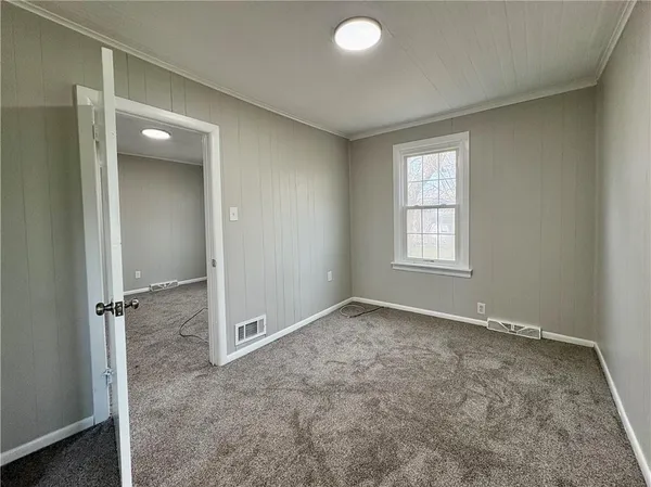$1,050 | 100 Knoll Avenue, Ellwood City, PA 16117
