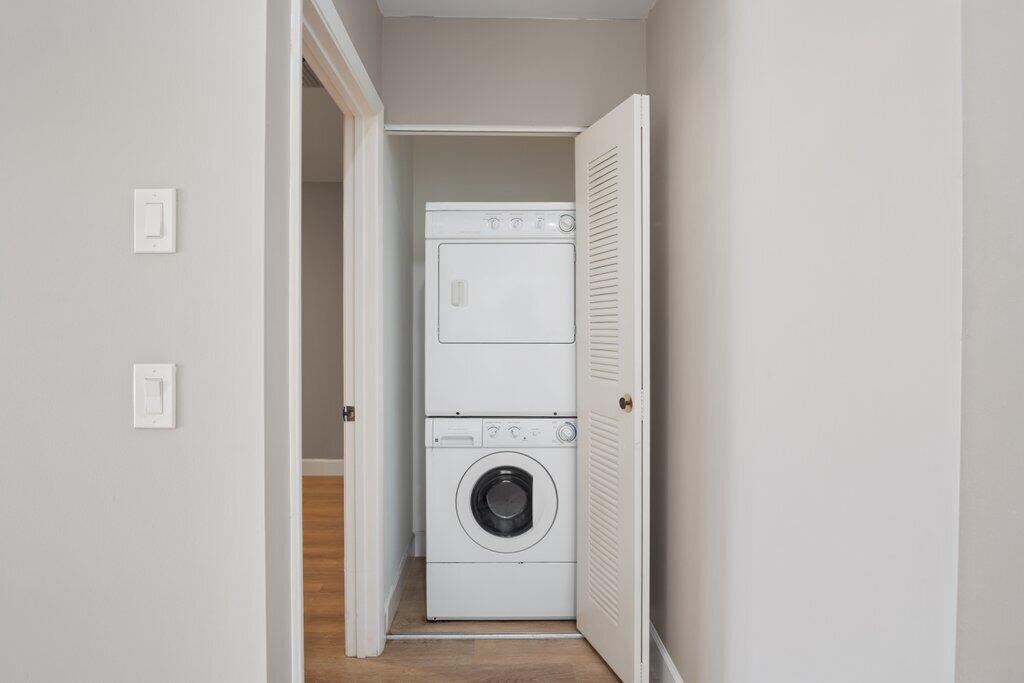 1402 Pinecrest Circle, Unit B Jupiter, FL 33458 - Photo 31 of 56 a utility room with dryer and washer