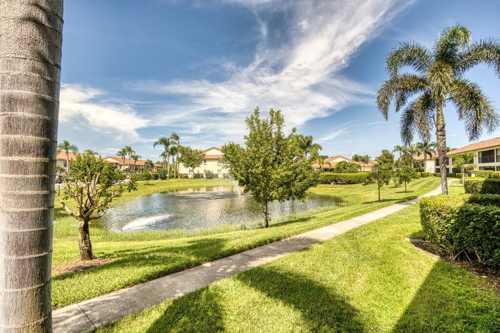 1402 Pinecrest Circle, Unit B Jupiter, FL 33458 - Photo 37 of 56 a view of an ocean view