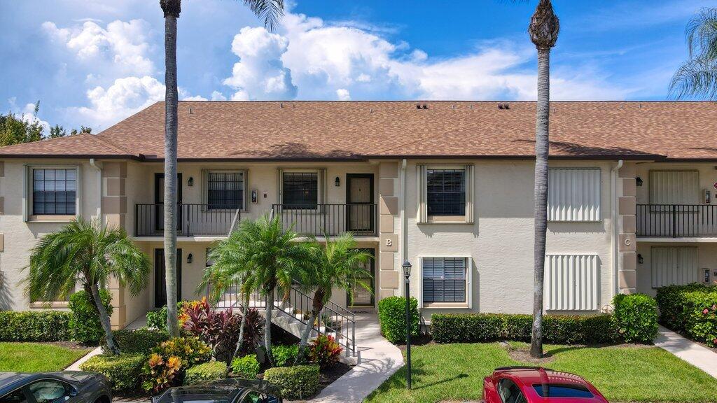 1402 Pinecrest Circle, Unit B Jupiter, FL 33458 - Photo 55 of 56 Aerial- Front