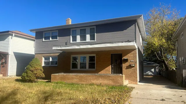 $1,590 | 5922 North 84th Street, Unit LOWR, Milwaukee, WI 53225